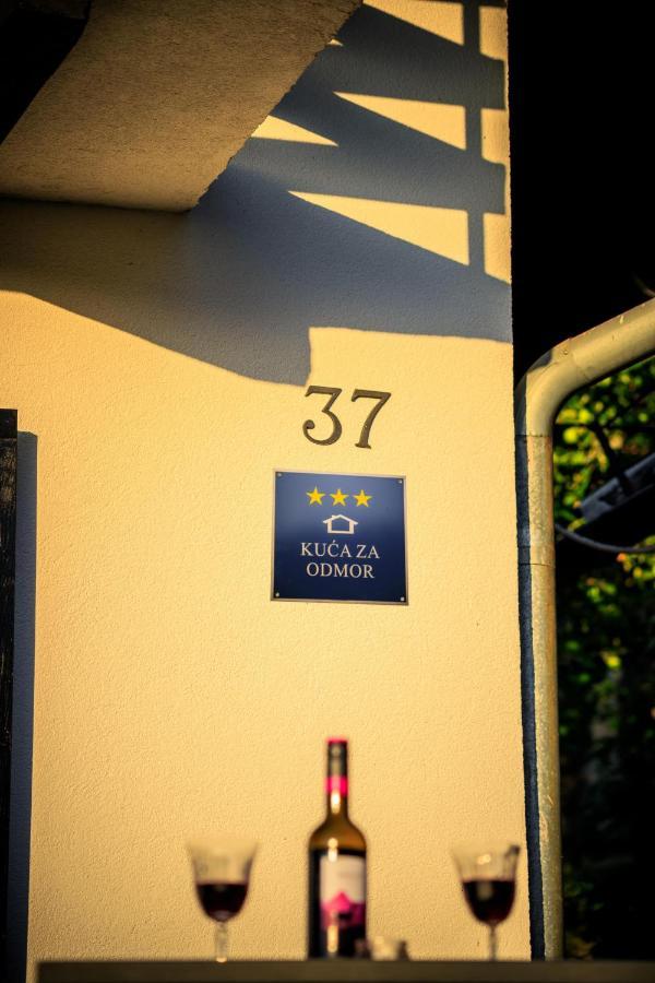 Kuca Za Odmor, Ferienhaus, Holiday Home Rugas Orahovica Dış mekan fotoğraf